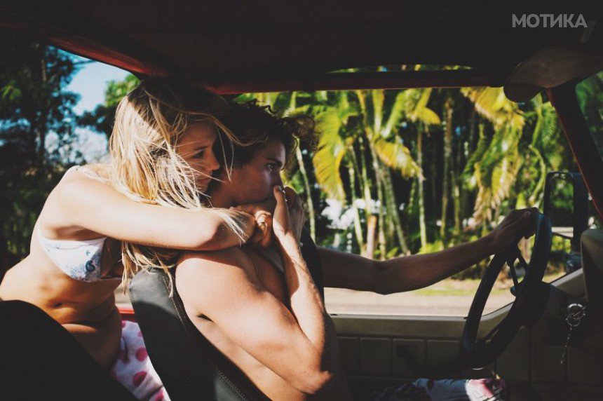 photographer-model-surfer-couple-travels-world-jay-alvarrez-alexis-ren-4