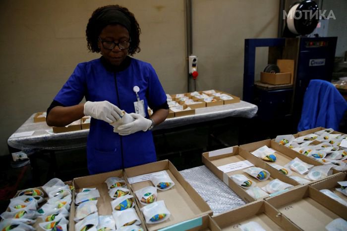 A worker from the Casa da Moeda do Brasil (Brazilian Mint) prepares Rio 2016 Olympic medals in Rio de Janeiro