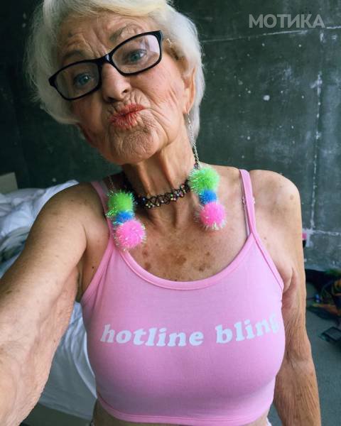 the_most_kickass_granny_strikes_again_640_08