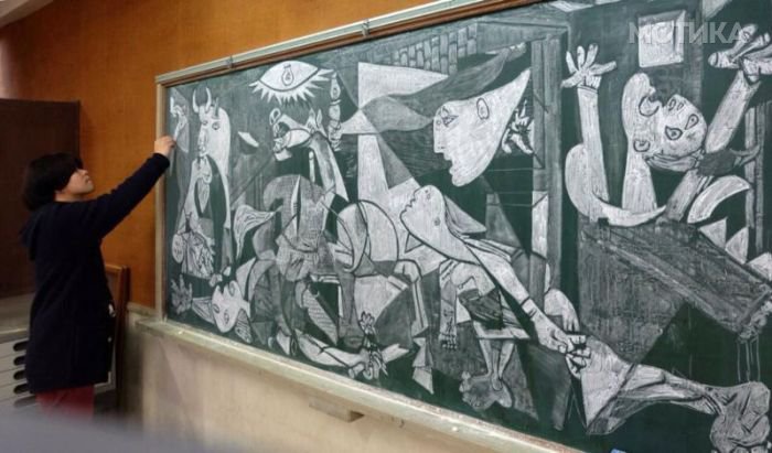 drawings_on_a_blackboard_08