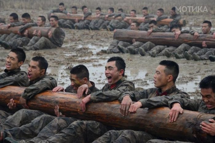 Anti-terrorism paramilitary policemen take part in a drill in Changsha