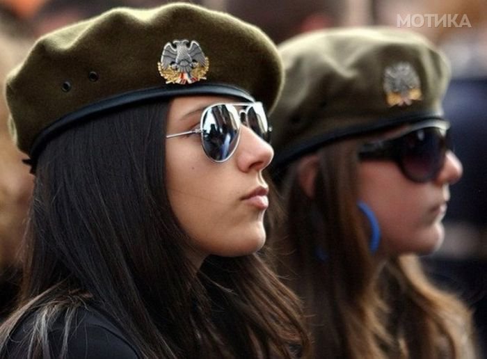 serbian_women_in_uniform_01