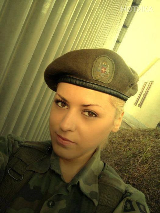 serbian_women_in_uniform_09