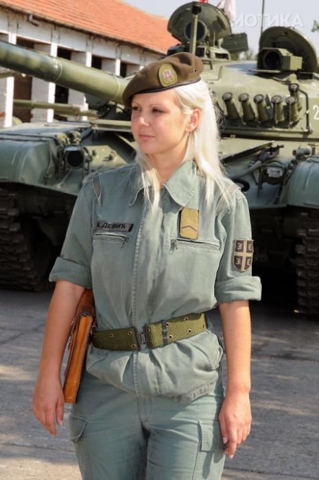 serbian_women_in_uniform_10