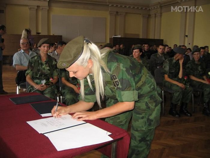 serbian_women_in_uniform_11