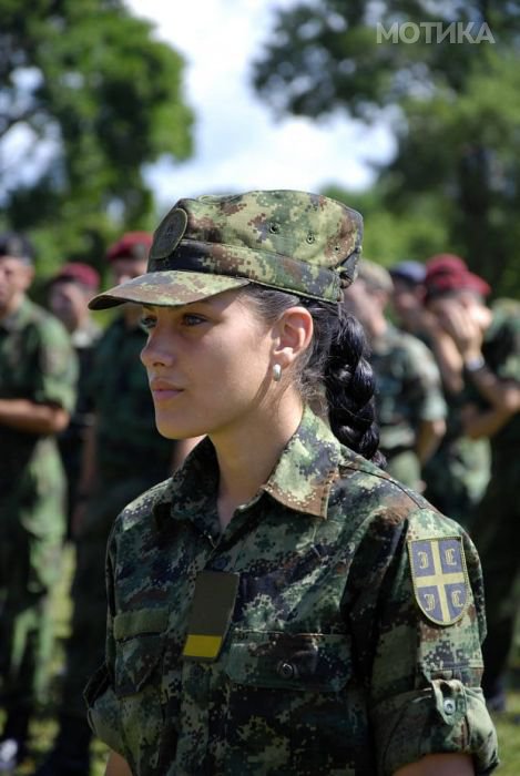 serbian_women_in_uniform_17