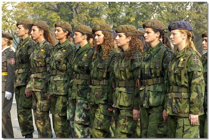 serbian_women_in_uniform_20