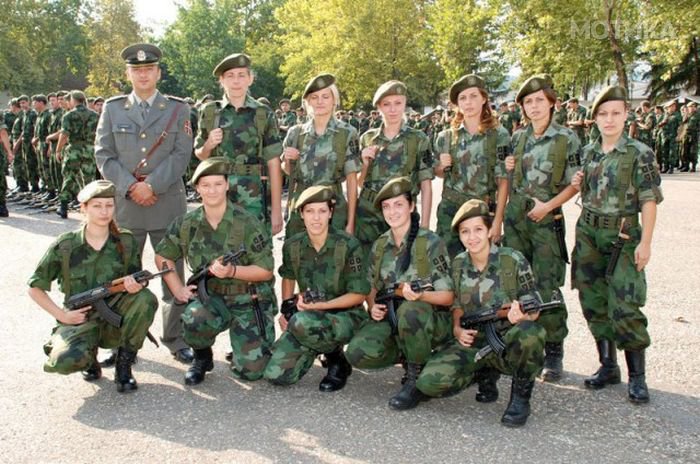 serbian_women_in_uniform_24