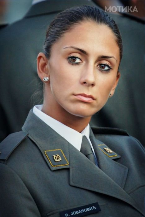 serbian_women_in_uniform_26