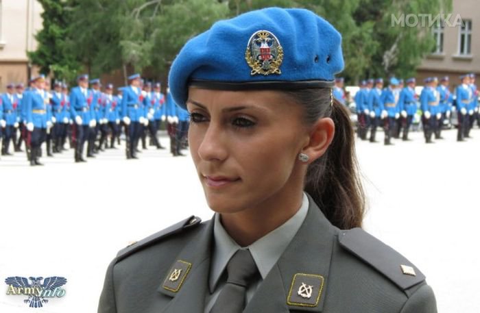 serbian_women_in_uniform_32