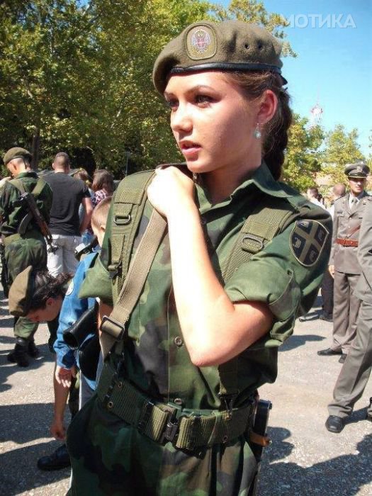 serbian_women_in_uniform_35